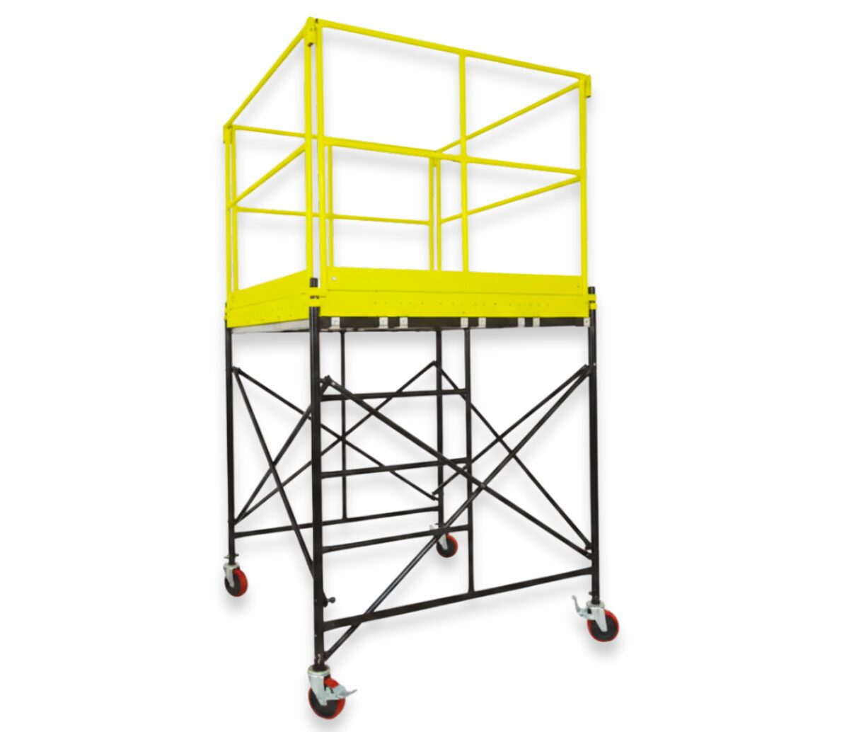 Andaime com sistema de segurança, guarda-corpo e rodízios para mobilidade.